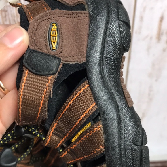 Size 8 keen sandals - Picture 7 of 7